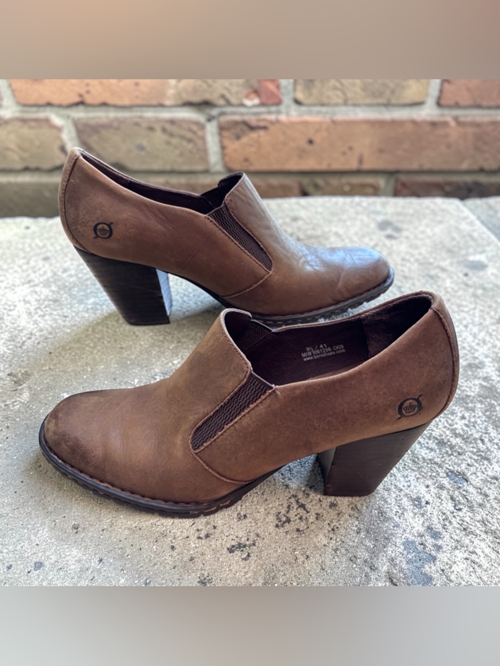 Born Brown Leather Heeled Ankle Booties Slip-On Comfort Shoes Size 9.5
